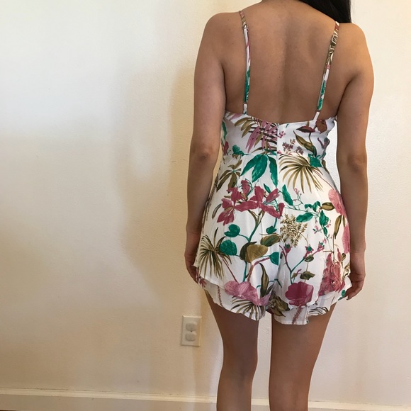 •LAST ONE• Floral Ruffle Cami Romper - Picture 7 of 8